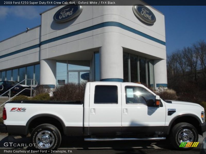 Oxford White / FX4 Black 2009 Ford F250 Super Duty FX4 Crew Cab 4x4