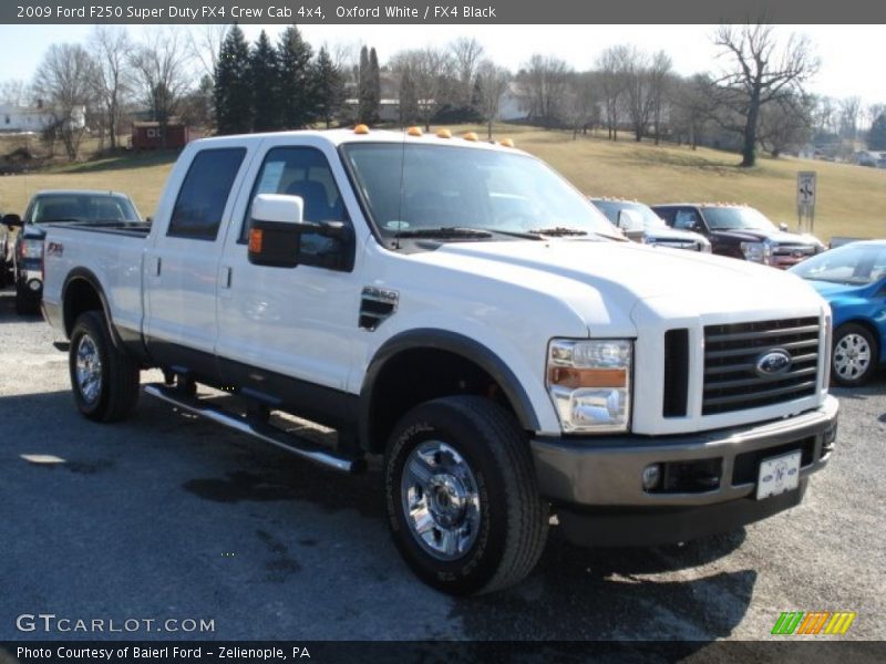 Oxford White / FX4 Black 2009 Ford F250 Super Duty FX4 Crew Cab 4x4