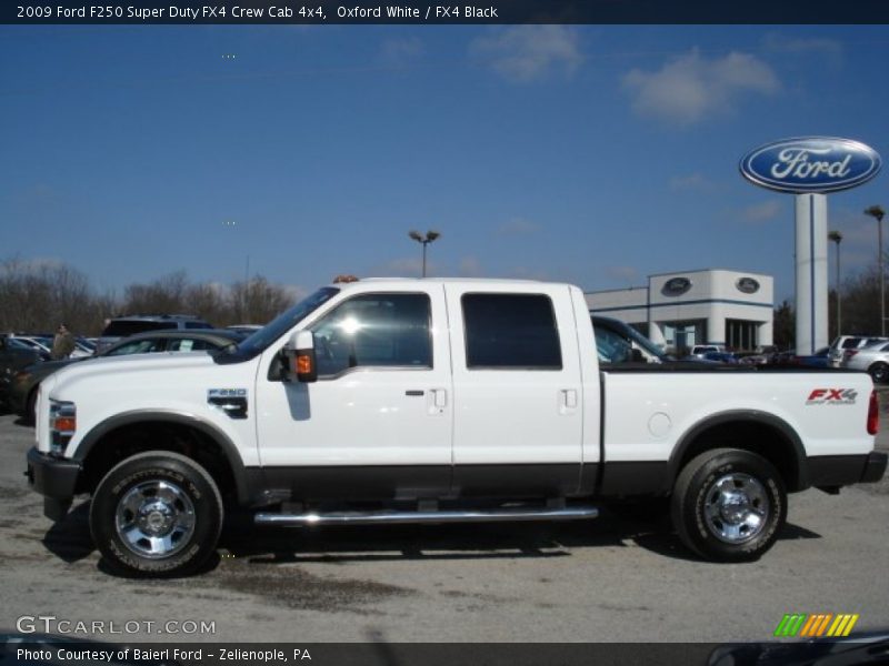 Oxford White / FX4 Black 2009 Ford F250 Super Duty FX4 Crew Cab 4x4