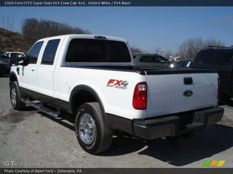 Oxford White / FX4 Black 2009 Ford F250 Super Duty FX4 Crew Cab 4x4