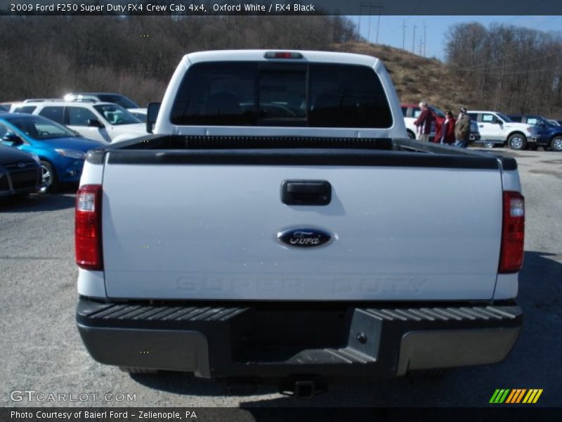 Oxford White / FX4 Black 2009 Ford F250 Super Duty FX4 Crew Cab 4x4