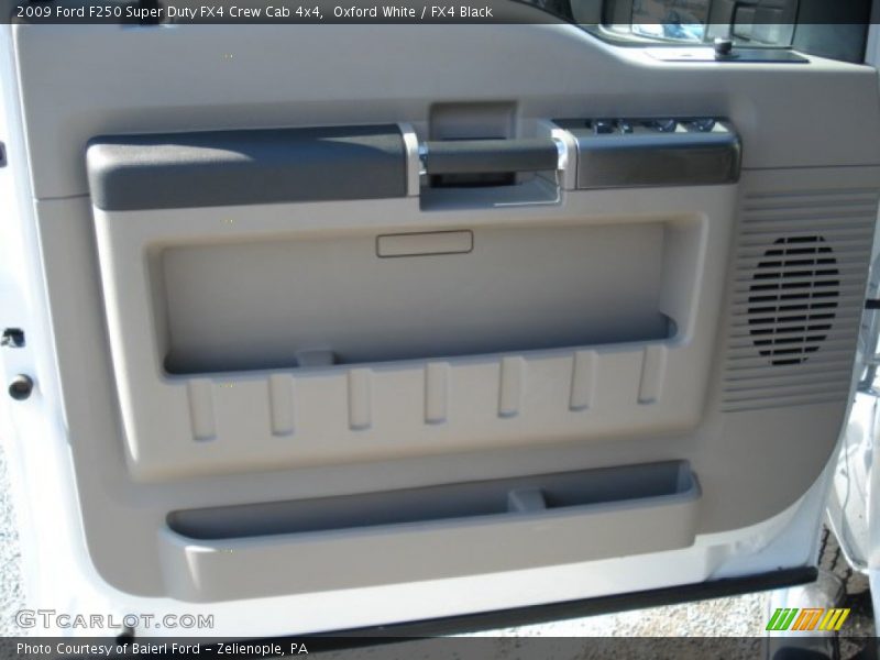 Oxford White / FX4 Black 2009 Ford F250 Super Duty FX4 Crew Cab 4x4