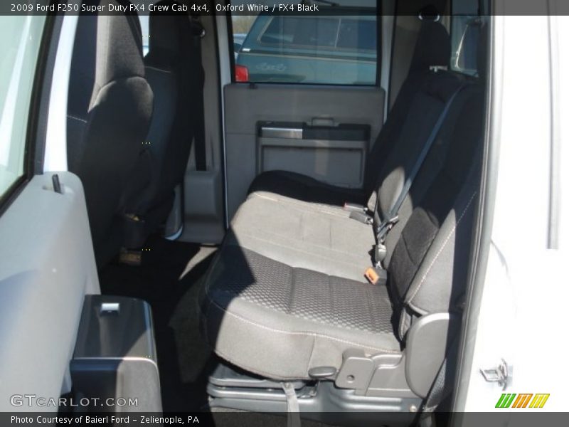 Oxford White / FX4 Black 2009 Ford F250 Super Duty FX4 Crew Cab 4x4