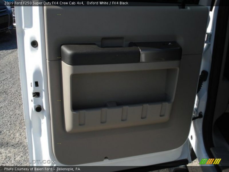 Oxford White / FX4 Black 2009 Ford F250 Super Duty FX4 Crew Cab 4x4