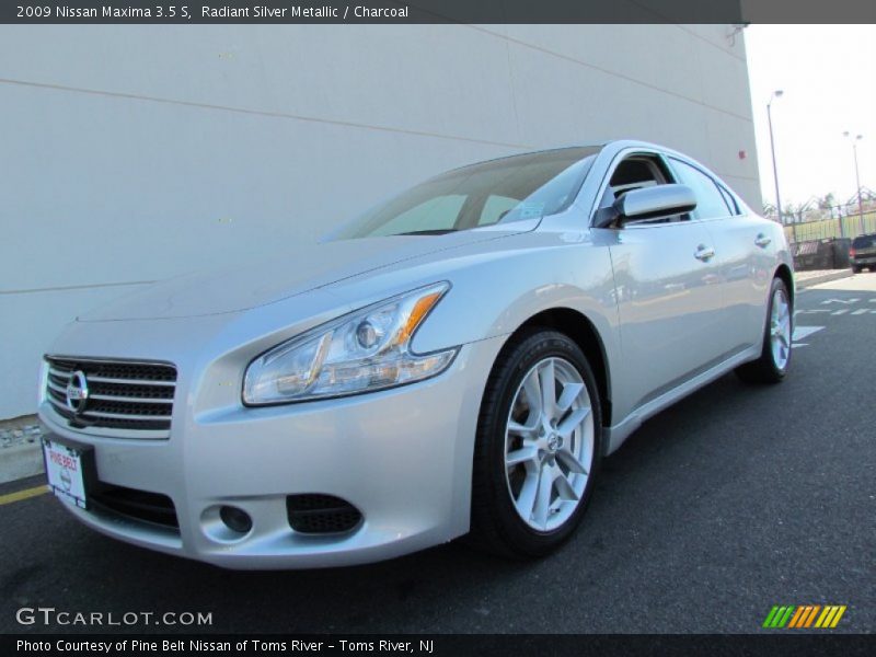 Radiant Silver Metallic / Charcoal 2009 Nissan Maxima 3.5 S