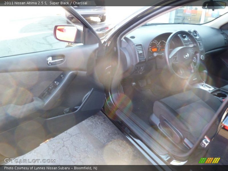 Super Black / Charcoal 2011 Nissan Altima 2.5 S