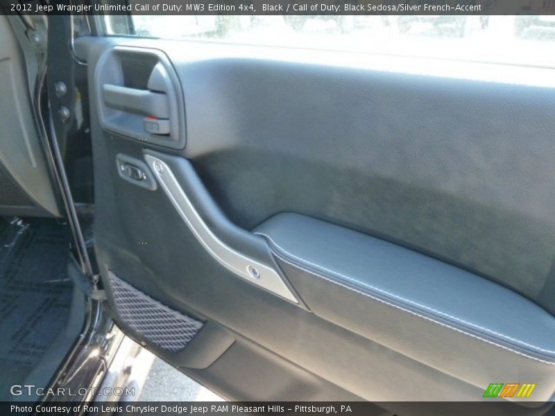 Black / Call of Duty: Black Sedosa/Silver French-Accent 2012 Jeep Wrangler Unlimited Call of Duty: MW3 Edition 4x4