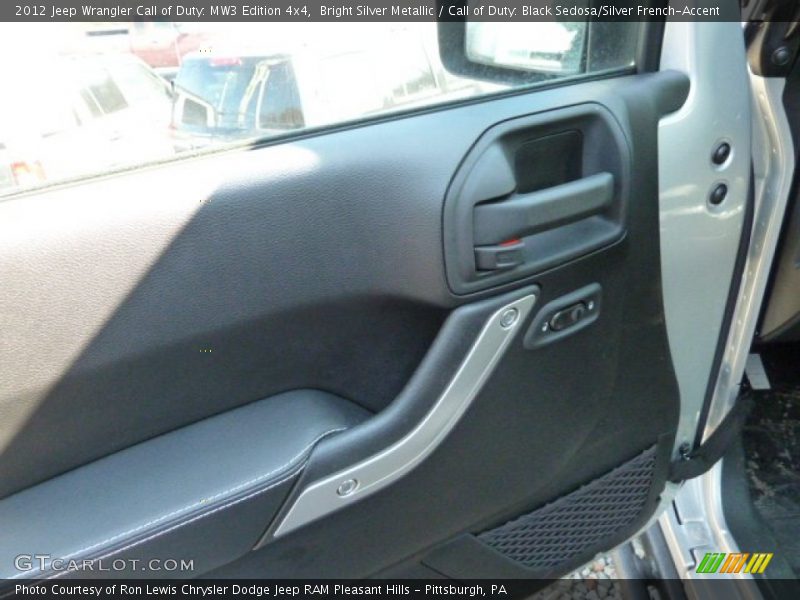 Bright Silver Metallic / Call of Duty: Black Sedosa/Silver French-Accent 2012 Jeep Wrangler Call of Duty: MW3 Edition 4x4