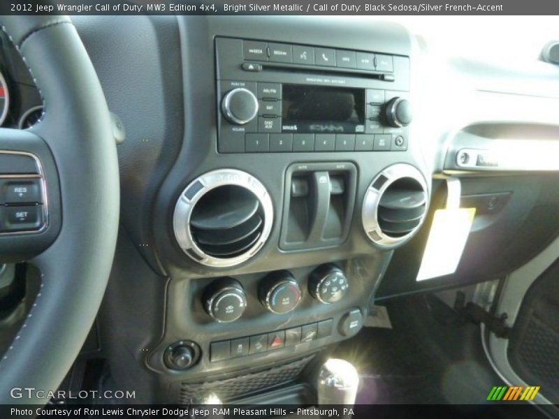Bright Silver Metallic / Call of Duty: Black Sedosa/Silver French-Accent 2012 Jeep Wrangler Call of Duty: MW3 Edition 4x4