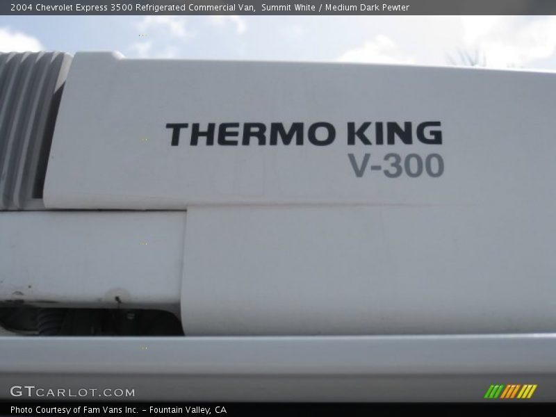 Summit White / Medium Dark Pewter 2004 Chevrolet Express 3500 Refrigerated Commercial Van