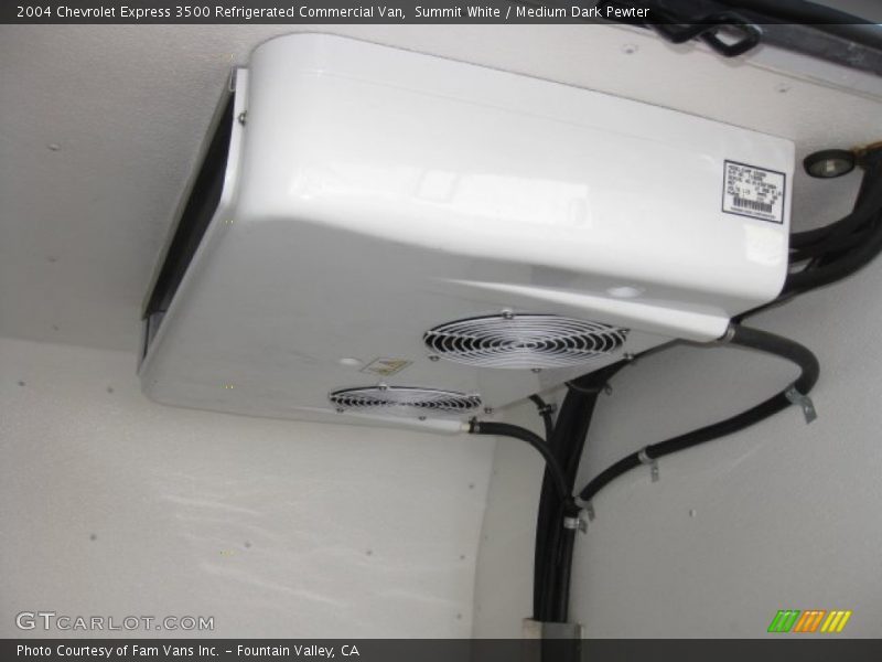 Summit White / Medium Dark Pewter 2004 Chevrolet Express 3500 Refrigerated Commercial Van