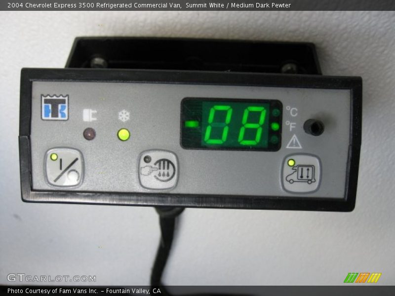 Summit White / Medium Dark Pewter 2004 Chevrolet Express 3500 Refrigerated Commercial Van