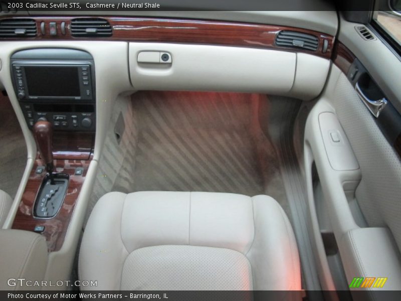 Cashmere / Neutral Shale 2003 Cadillac Seville STS