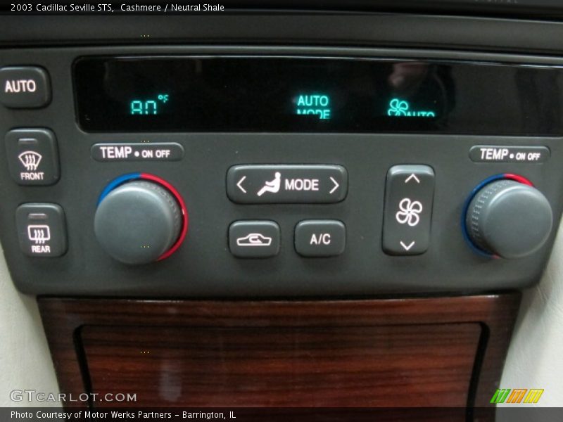 Cashmere / Neutral Shale 2003 Cadillac Seville STS