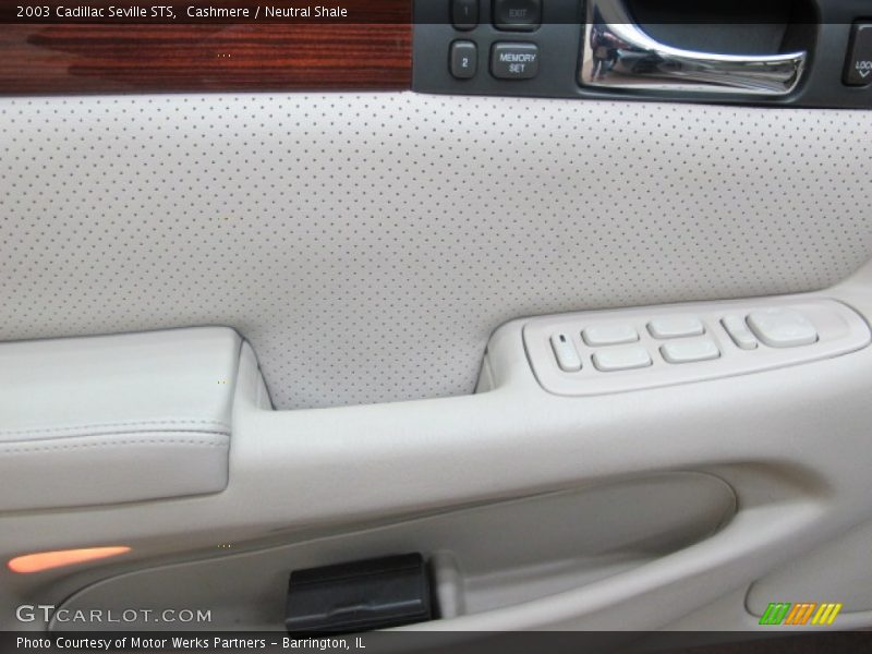 Cashmere / Neutral Shale 2003 Cadillac Seville STS