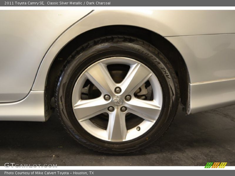 Classic Silver Metallic / Dark Charcoal 2011 Toyota Camry SE