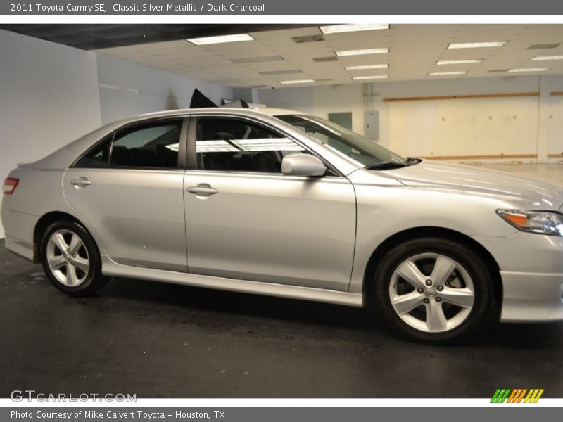 Classic Silver Metallic / Dark Charcoal 2011 Toyota Camry SE