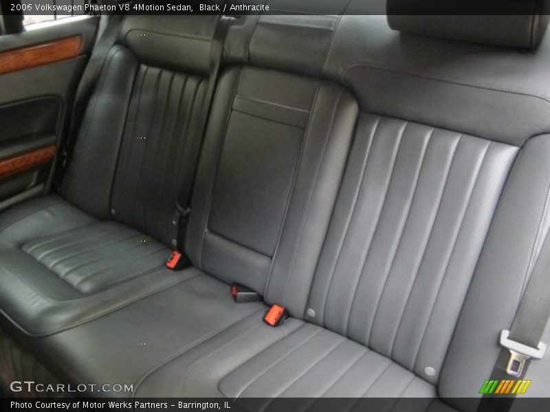  2006 Phaeton V8 4Motion Sedan Anthracite Interior