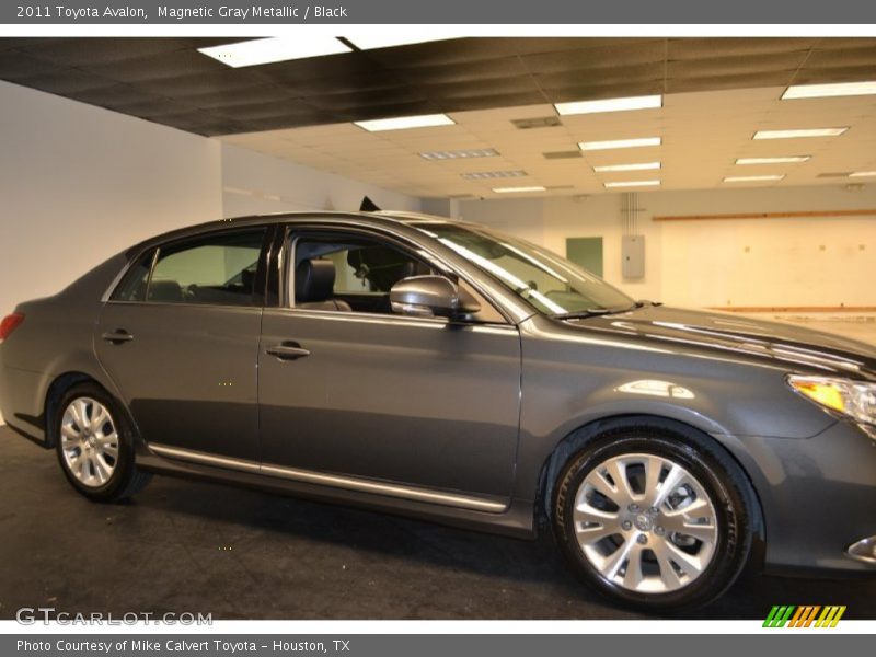 Magnetic Gray Metallic / Black 2011 Toyota Avalon