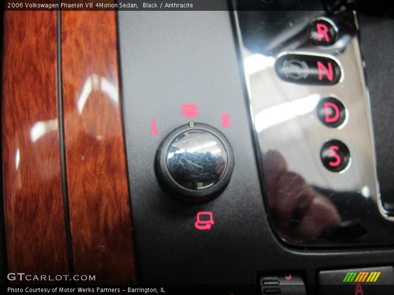 Black / Anthracite 2006 Volkswagen Phaeton V8 4Motion Sedan