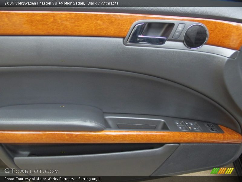 Door Panel of 2006 Phaeton V8 4Motion Sedan
