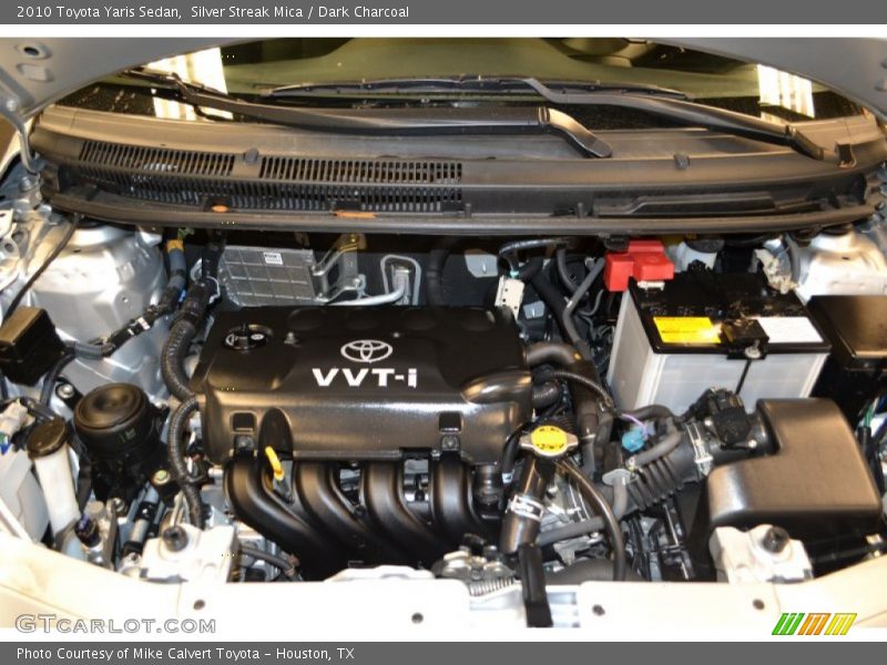 Silver Streak Mica / Dark Charcoal 2010 Toyota Yaris Sedan