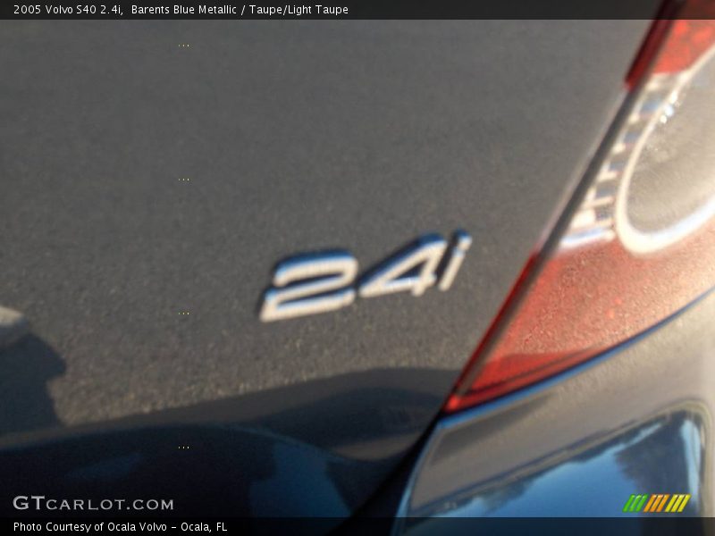 Barents Blue Metallic / Taupe/Light Taupe 2005 Volvo S40 2.4i