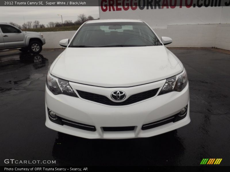Super White / Black/Ash 2012 Toyota Camry SE