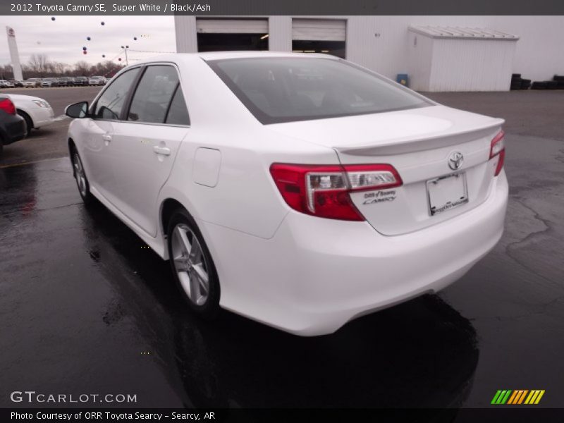 Super White / Black/Ash 2012 Toyota Camry SE
