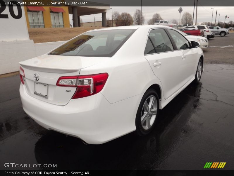Super White / Black/Ash 2012 Toyota Camry SE