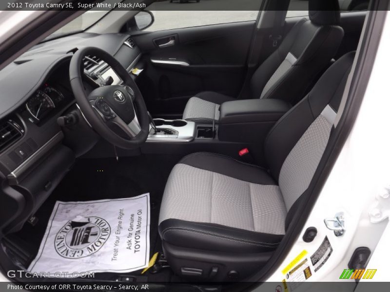 Super White / Black/Ash 2012 Toyota Camry SE