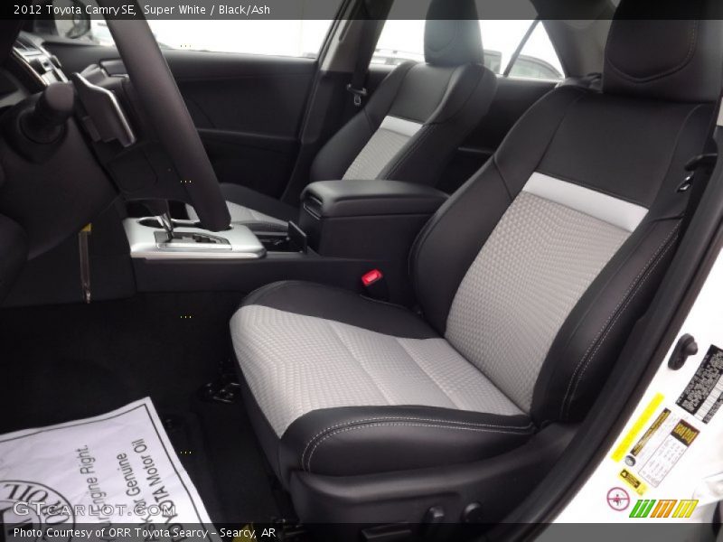 Super White / Black/Ash 2012 Toyota Camry SE