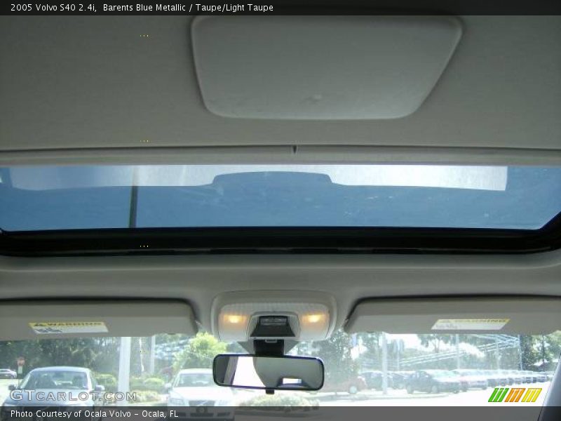 Barents Blue Metallic / Taupe/Light Taupe 2005 Volvo S40 2.4i