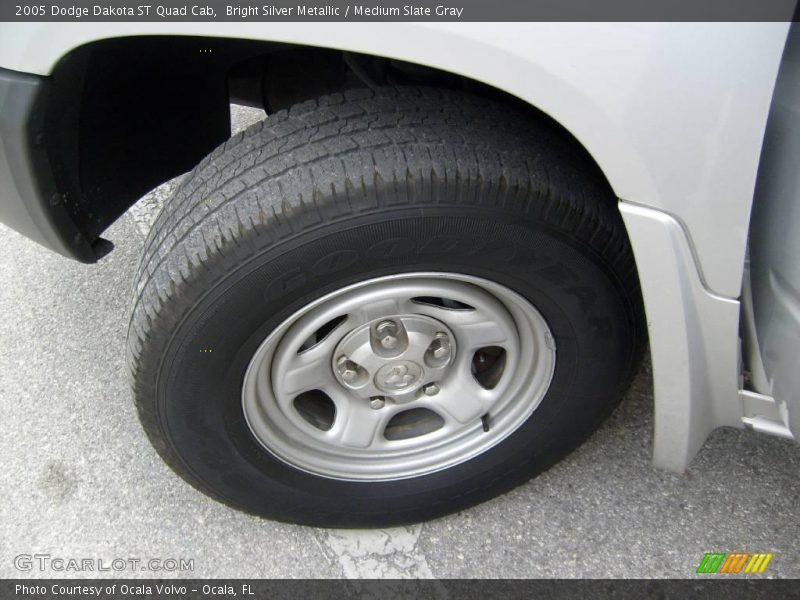 Bright Silver Metallic / Medium Slate Gray 2005 Dodge Dakota ST Quad Cab