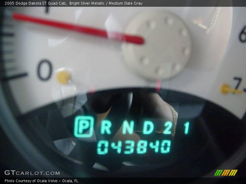 Bright Silver Metallic / Medium Slate Gray 2005 Dodge Dakota ST Quad Cab