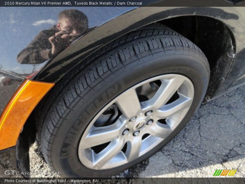 Tuxedo Black Metallic / Dark Charcoal 2010 Mercury Milan V6 Premier AWD