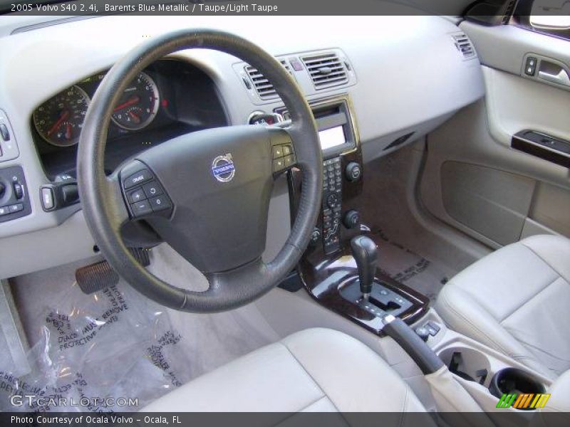 Barents Blue Metallic / Taupe/Light Taupe 2005 Volvo S40 2.4i