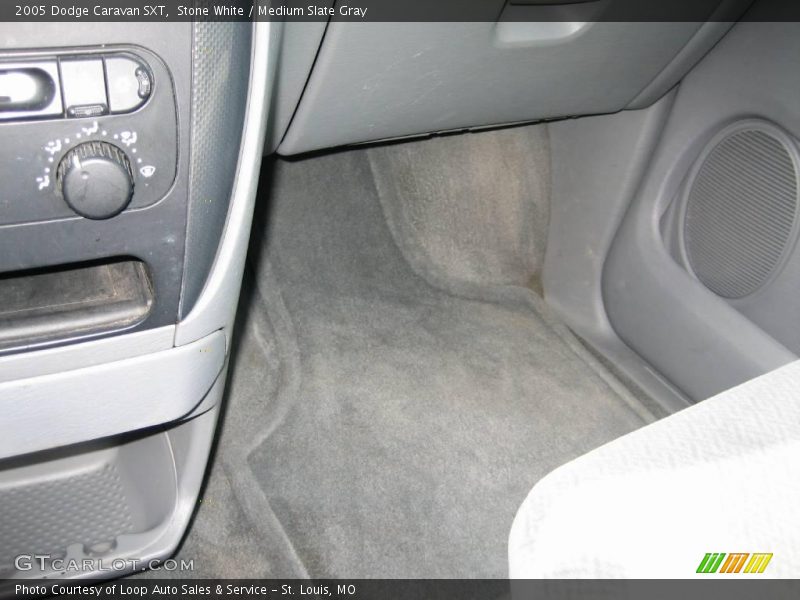 Stone White / Medium Slate Gray 2005 Dodge Caravan SXT