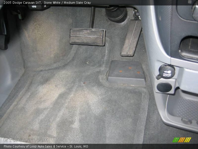 Stone White / Medium Slate Gray 2005 Dodge Caravan SXT