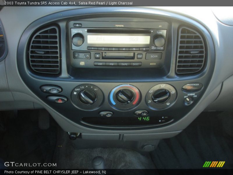 Controls of 2003 Tundra SR5 Access Cab 4x4