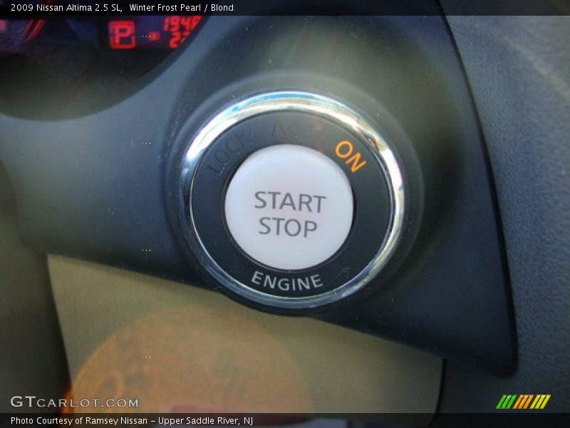 Winter Frost Pearl / Blond 2009 Nissan Altima 2.5 SL