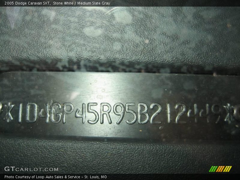 Stone White / Medium Slate Gray 2005 Dodge Caravan SXT