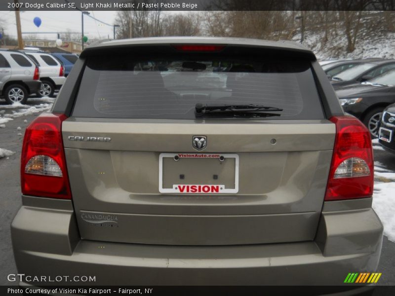 Light Khaki Metallic / Pastel Pebble Beige 2007 Dodge Caliber SE