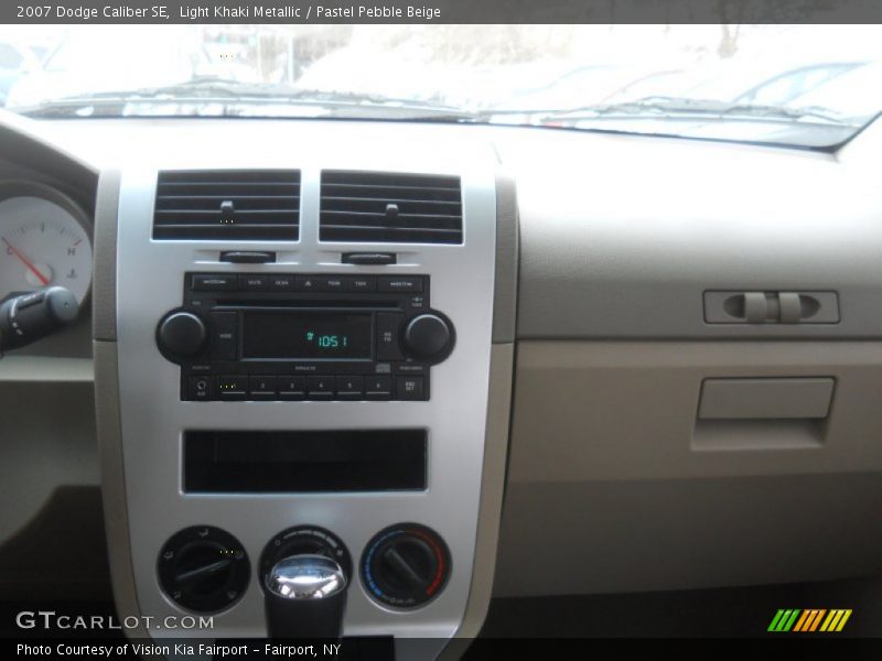 Light Khaki Metallic / Pastel Pebble Beige 2007 Dodge Caliber SE