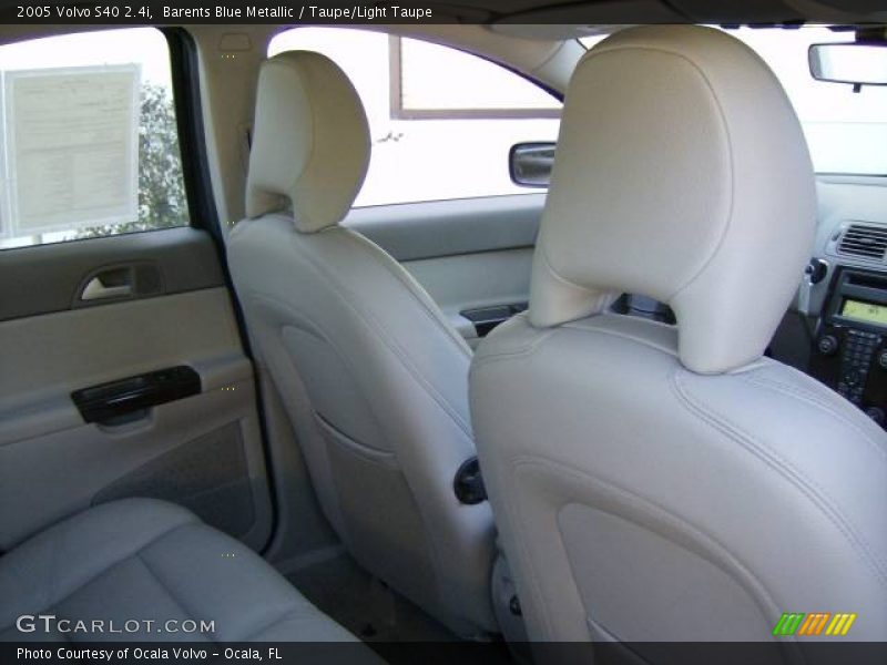Barents Blue Metallic / Taupe/Light Taupe 2005 Volvo S40 2.4i