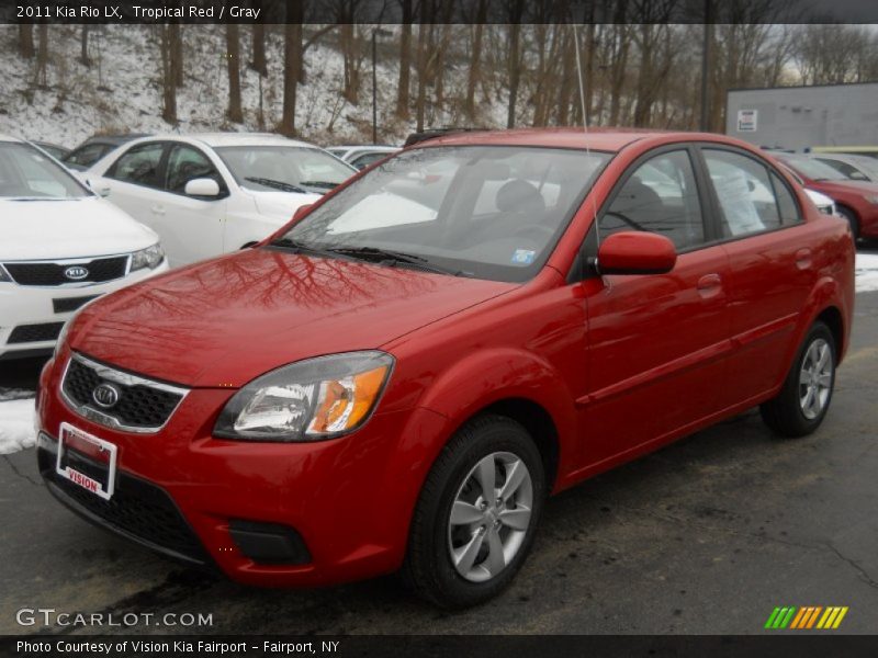 Front 3/4 View of 2011 Rio LX