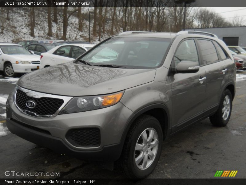 Titanium Silver / Gray 2011 Kia Sorento LX V6