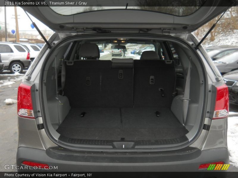 Titanium Silver / Gray 2011 Kia Sorento LX V6
