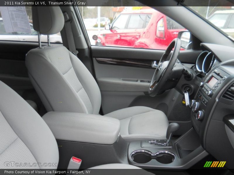 Titanium Silver / Gray 2011 Kia Sorento LX V6