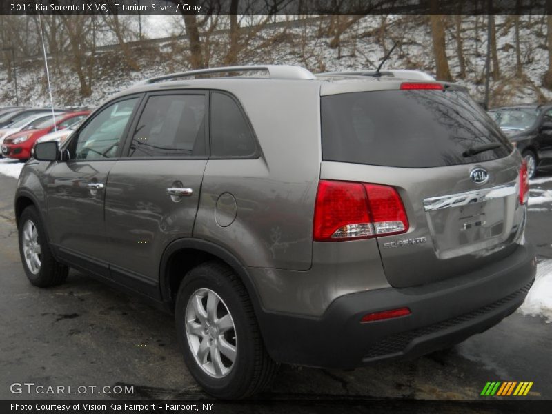 Titanium Silver / Gray 2011 Kia Sorento LX V6